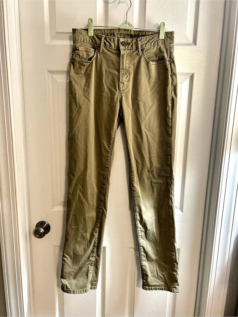 Men’s Size 30x34 American Eagle Khaki Chinos